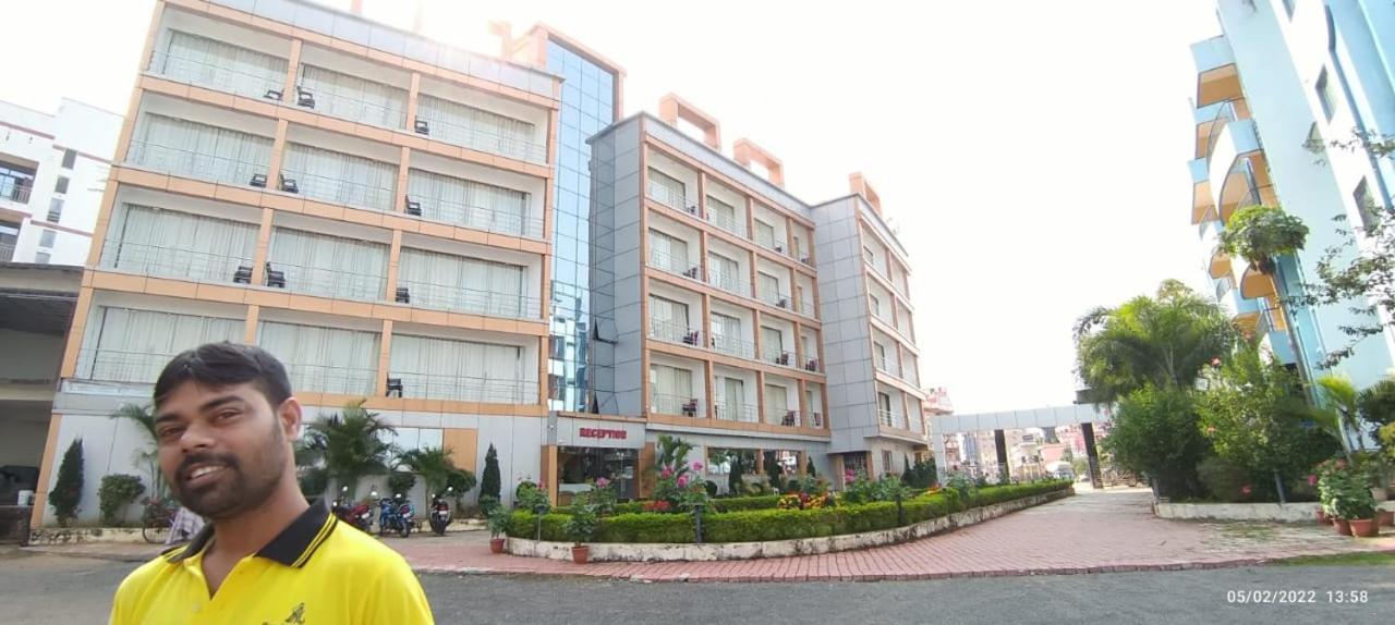 Hotel Rajmahal ธาราพิธ ภายนอก รูปภาพ
