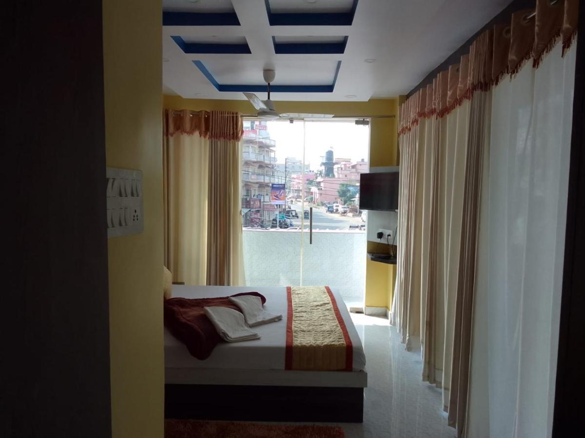 Hotel Rajmahal ธาราพิธ ภายนอก รูปภาพ